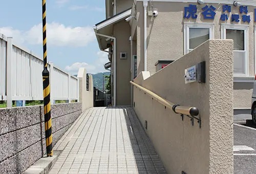 エントランス(駐車場・スロープあり)